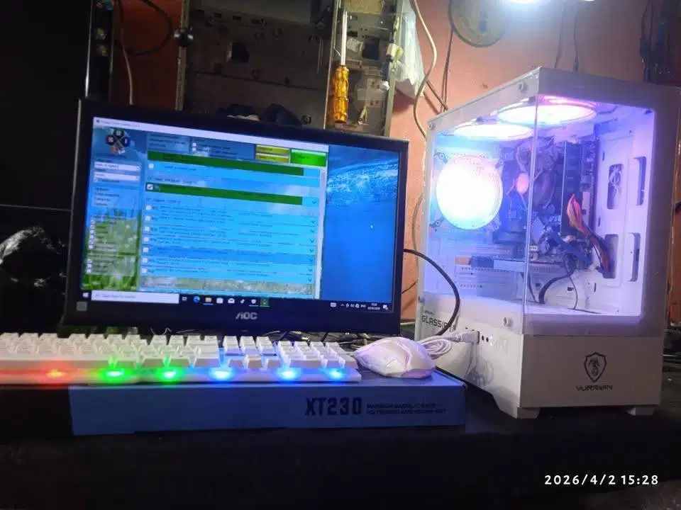 Pc Fullset Core i3 gen 4 Ram 8 gb Ssd 128 Gb Hrdisk 500 Gb Monitor 19