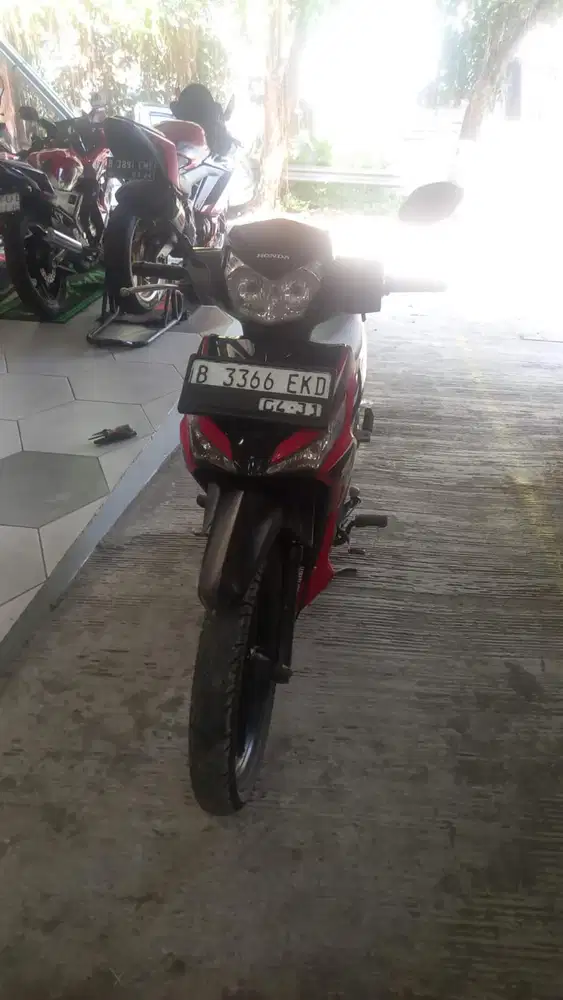 SUPRA X 125. 2017. PAJAK MESIN BODY KAKI2 AMAN. SS LENGKAP. BISA NEGO