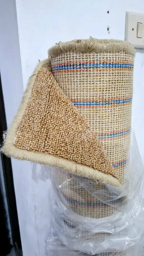 KARPET TEBAL POLOS KREM