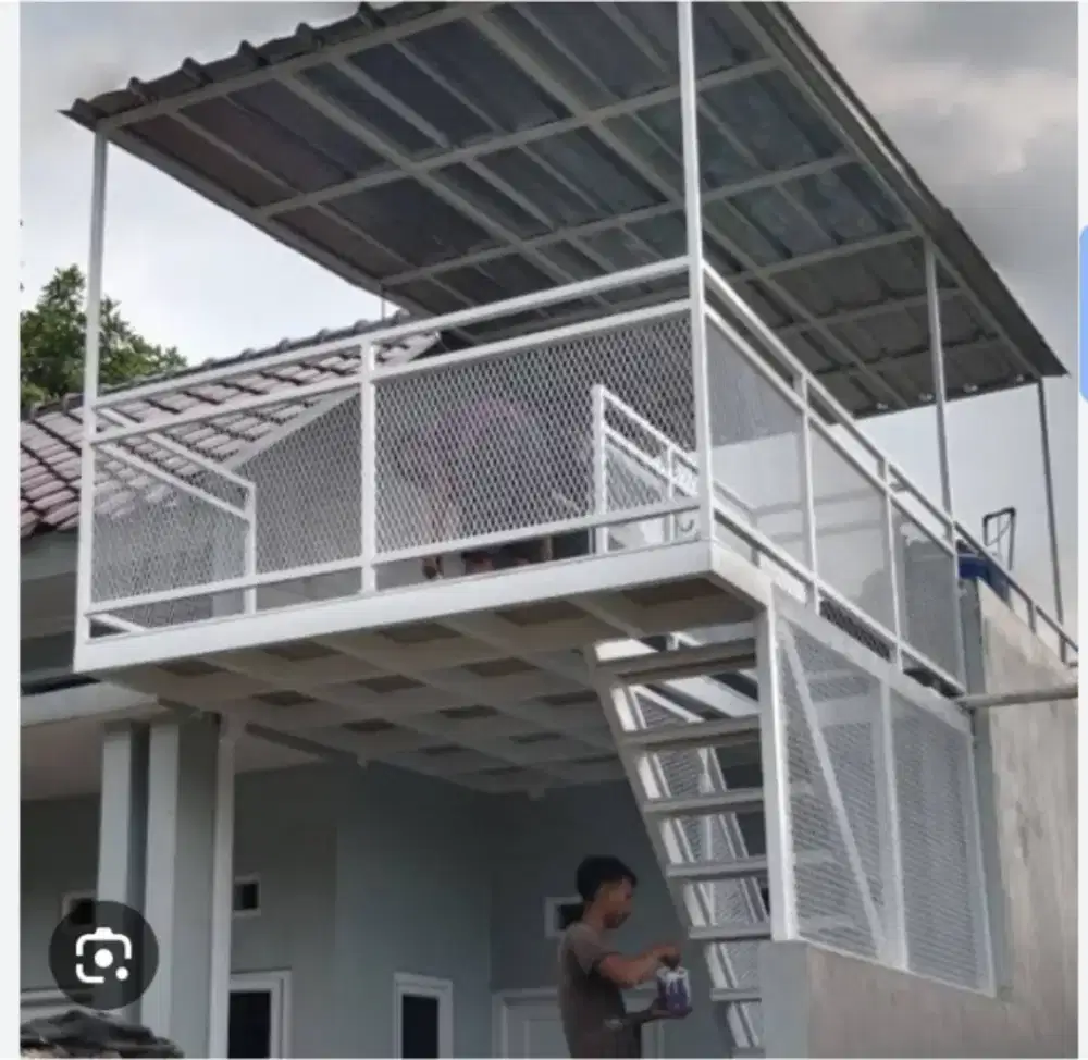 Kanopi atas garasi bawah