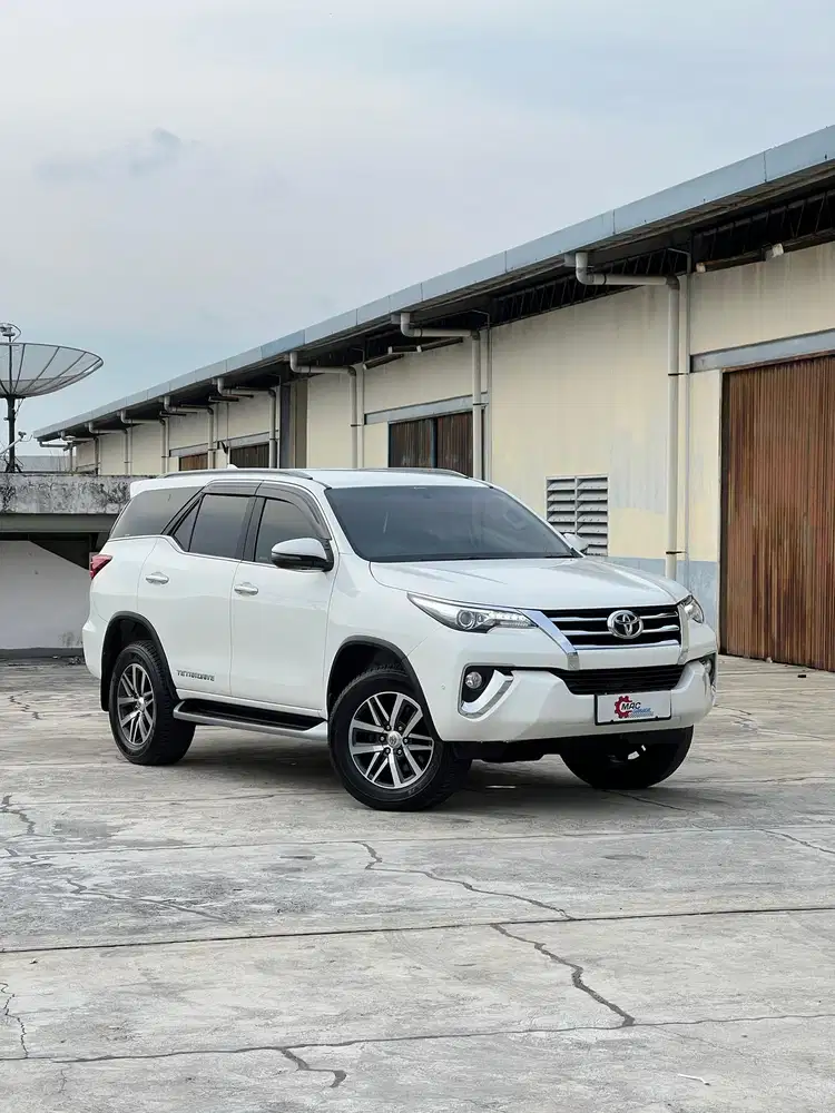 (59rb) Toyota Fortuner VRZ Tetradrive 4x4 2018 Solar LOW KM