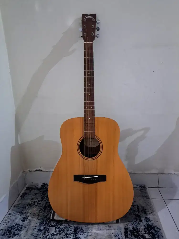 Gitar Yamaha F400