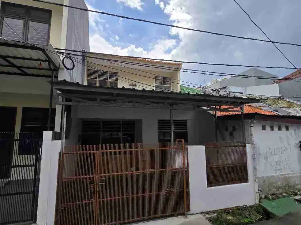 Rumah nyaman di Duri Kepa
cocok untuk keluarga muda atau investasi