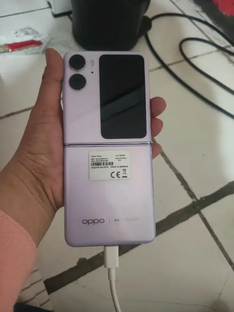 Hp Oppo Find N2 flip ungu