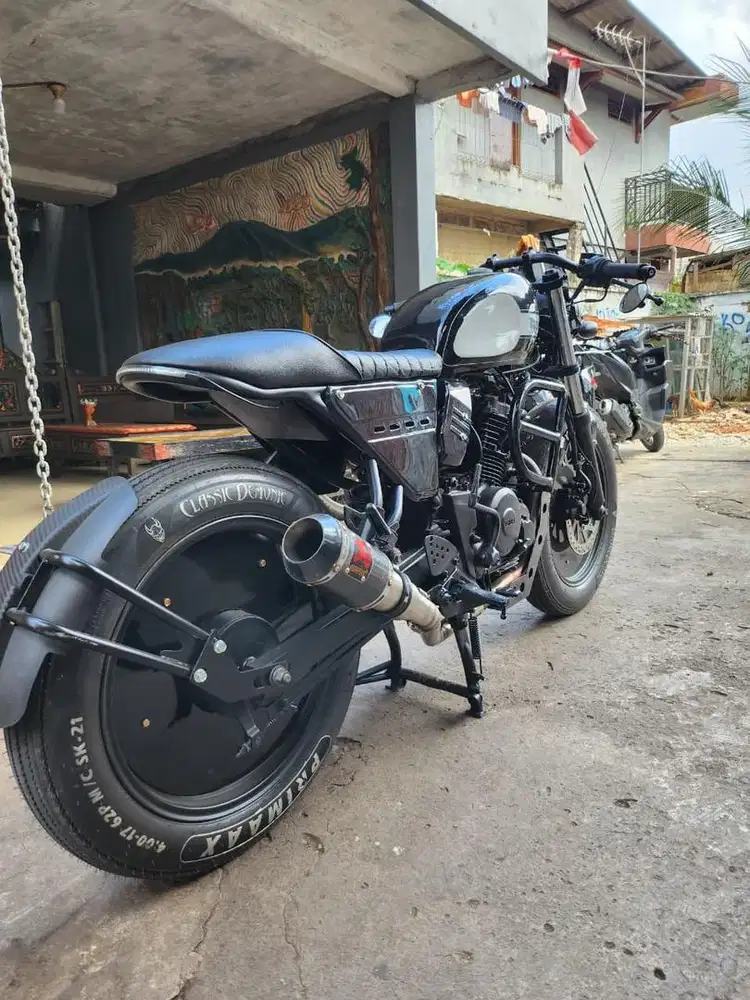 Motor custom Bratcafe