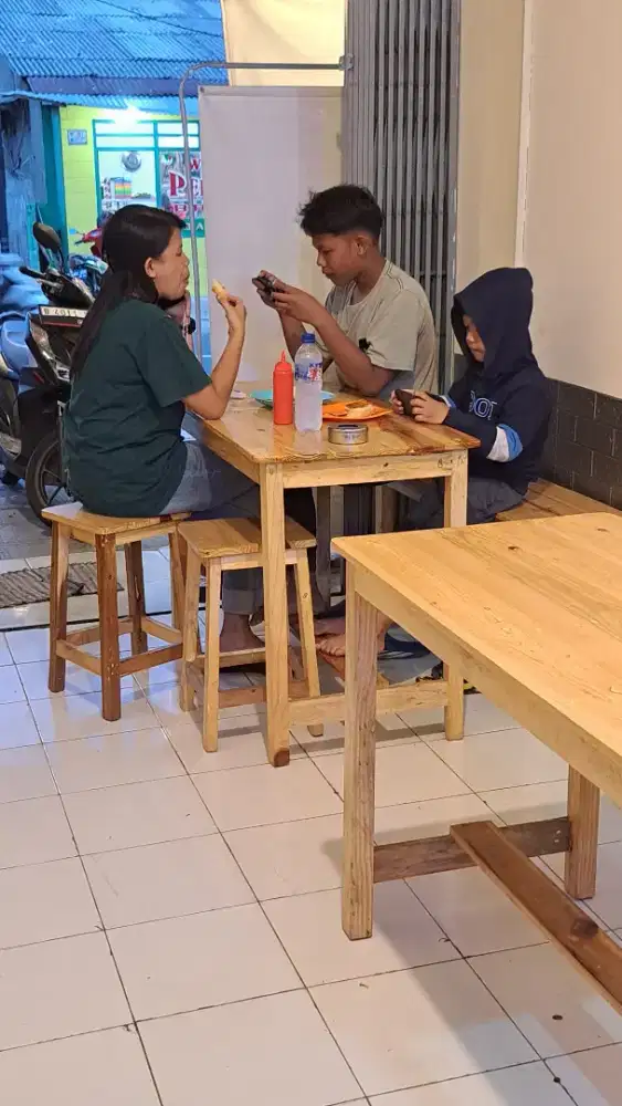 Jual murah meja cafe dan kulkas 2 pintu
