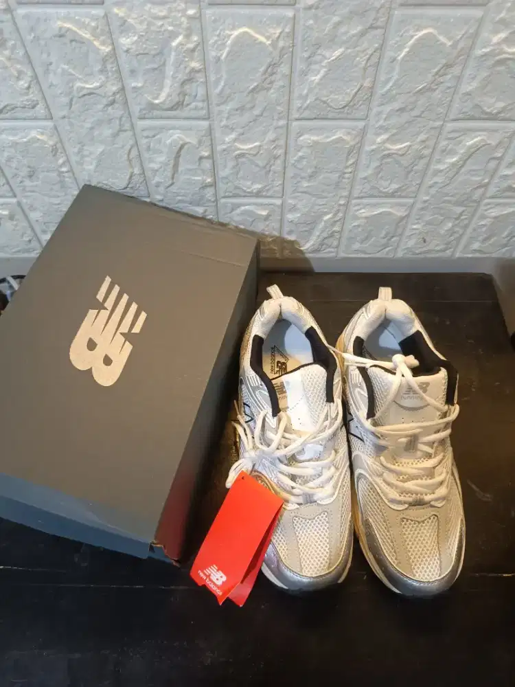 New Balance 530 silver