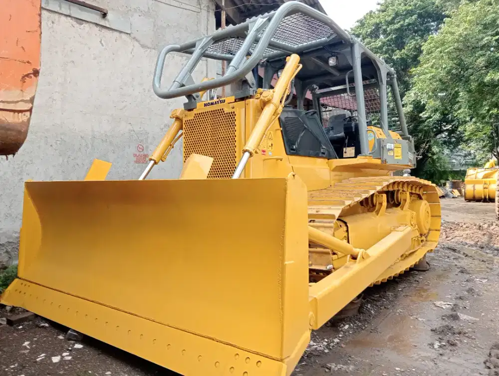 BULL DOZER 2018 ALAT BERAT KOMATSU D85EES-II
