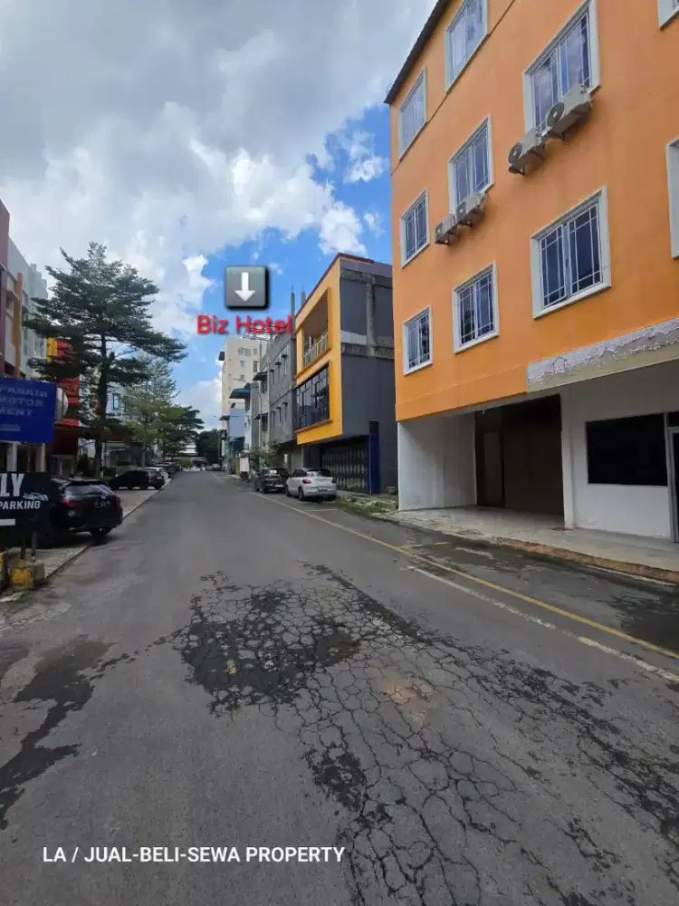 DIJUAL 
4 Unit Ruko NAGOYA NEWTOWN ( 2 Unit Gandeng Depan & Belakang)