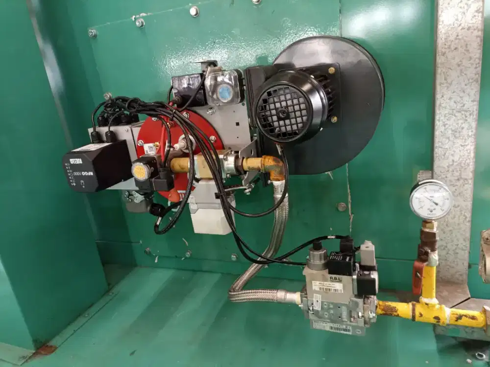 Burner Riello bahan bakar gas dan solar