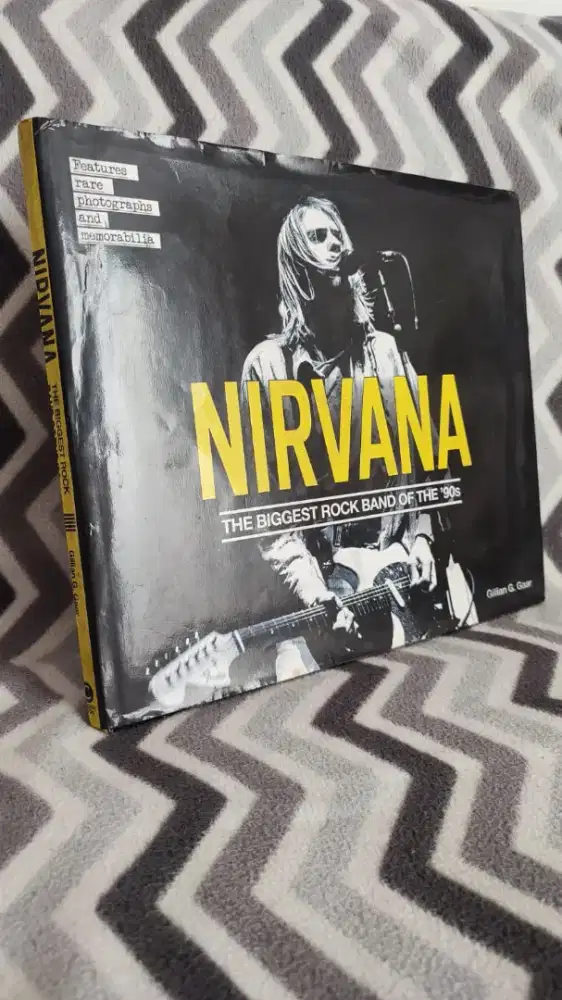 Buku biografi NIRVANA IMPORT UK