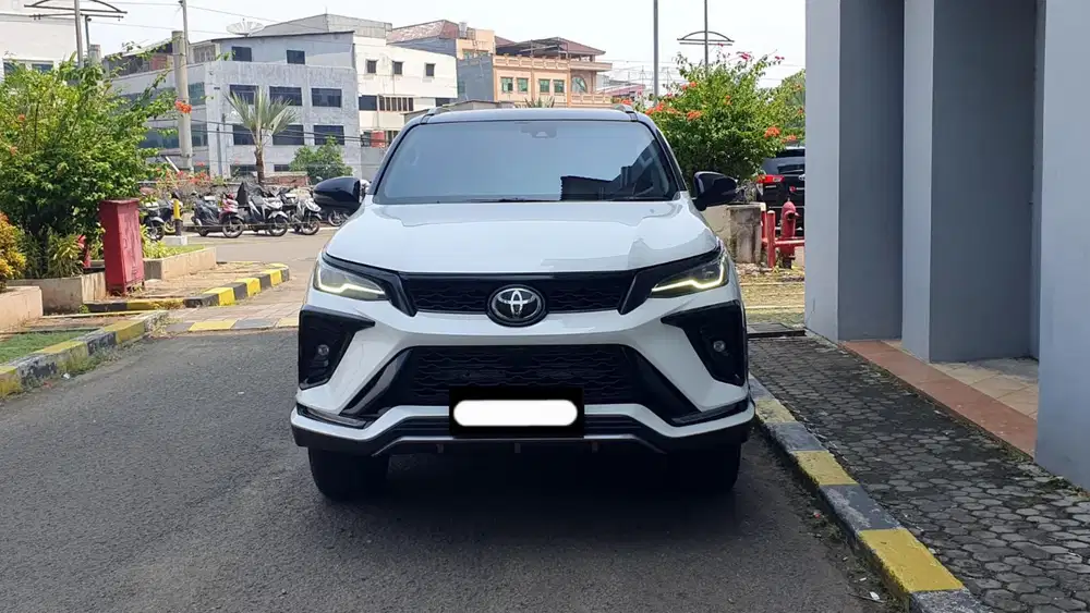 Km18rb toyota fortuner vrz gr sport tss 2025 putih legender