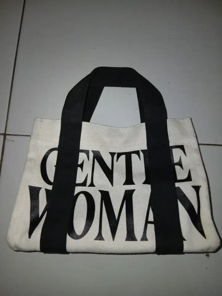 Gentlewoman
Micro Tote Bag Cream Black