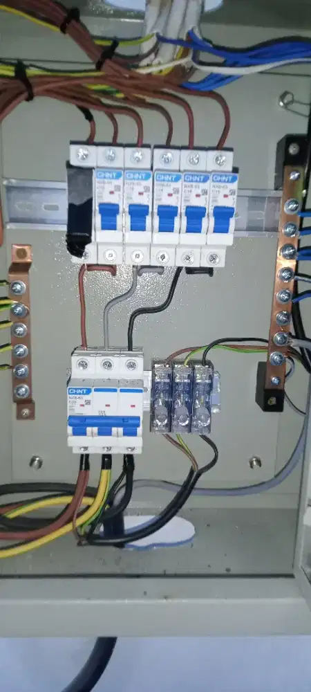 Tukang listrik panggilan