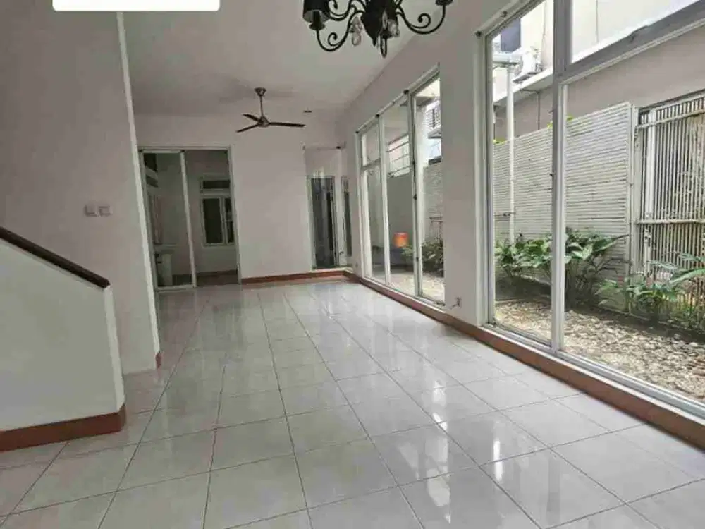 Di jual rumah rapi siap Huni di Mahogany Residence