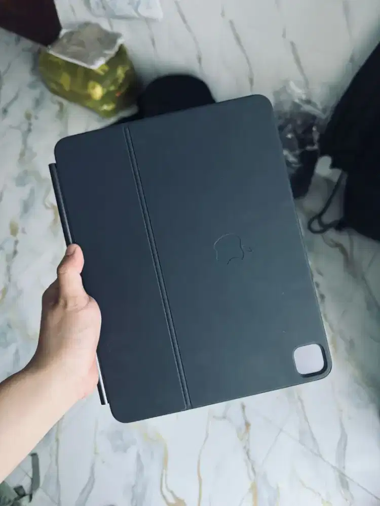 DIJUAL KEYBOARD IPAD M4 13 inch LIKE NEW 99%