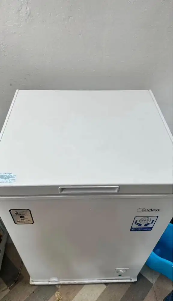 Dijual freezer box 100l midea