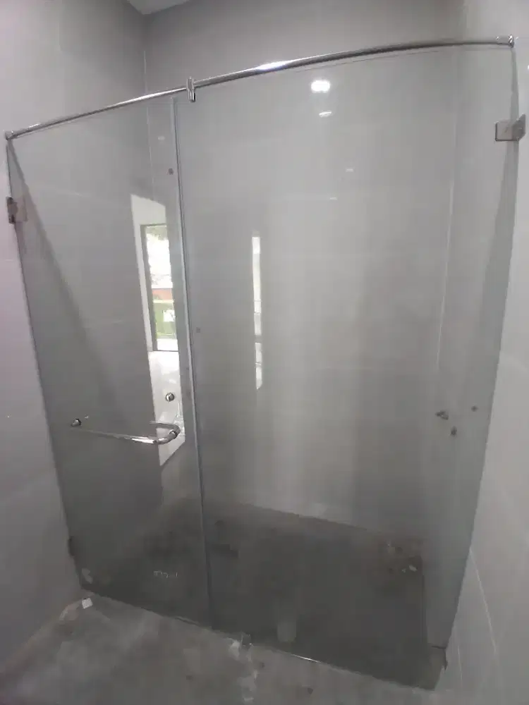 Kaca shower kamar mandi temperd 10mm T200cm L170cm harga 1 set 5,9 jt