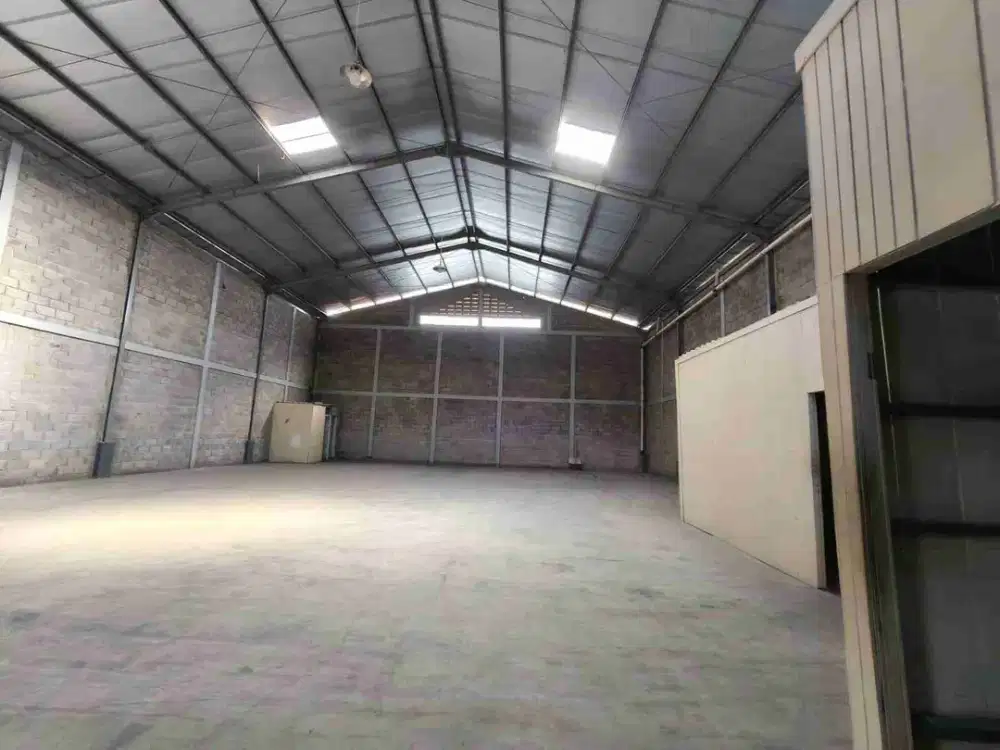 Gudang bagus di manglid sayap TKI