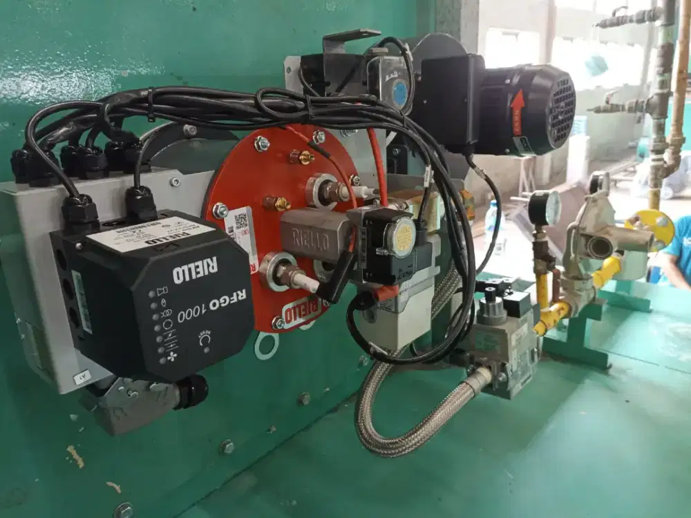 Burner Riello bahan bakar gas dan solar