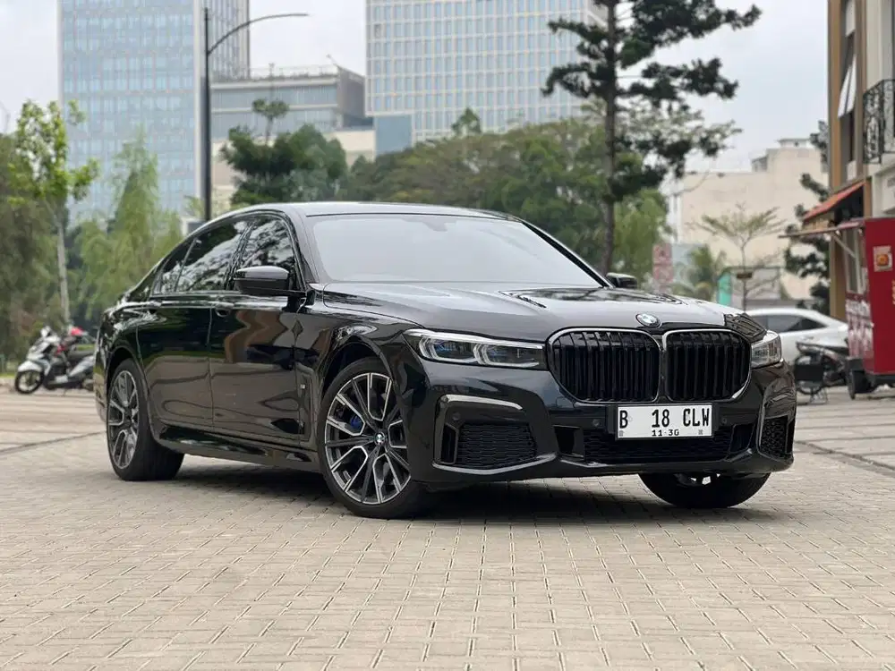 BMW 730i M Sport 2020 Hitam (NIK 2019) Low KM Kondisi Mulus Siap Pakai