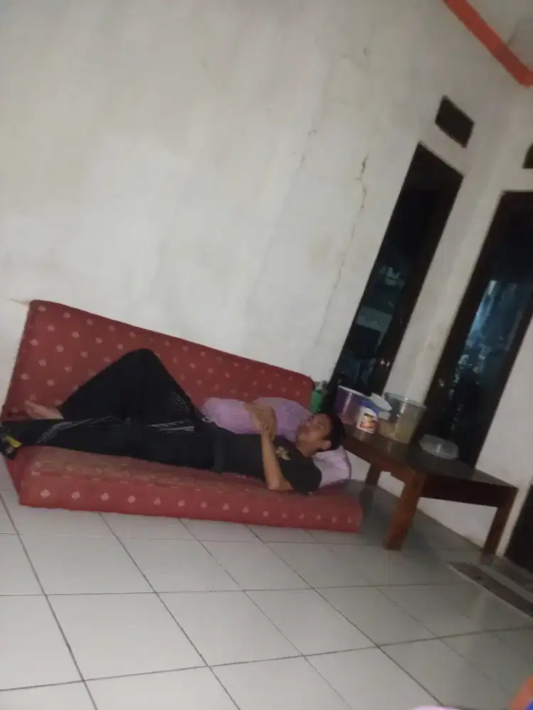 Kursi Arab Warna Merah