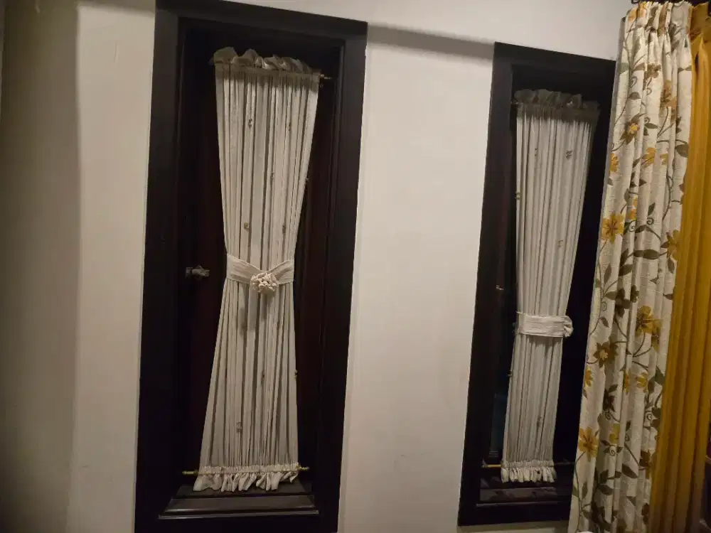 Jendela kayu and kusen kayu