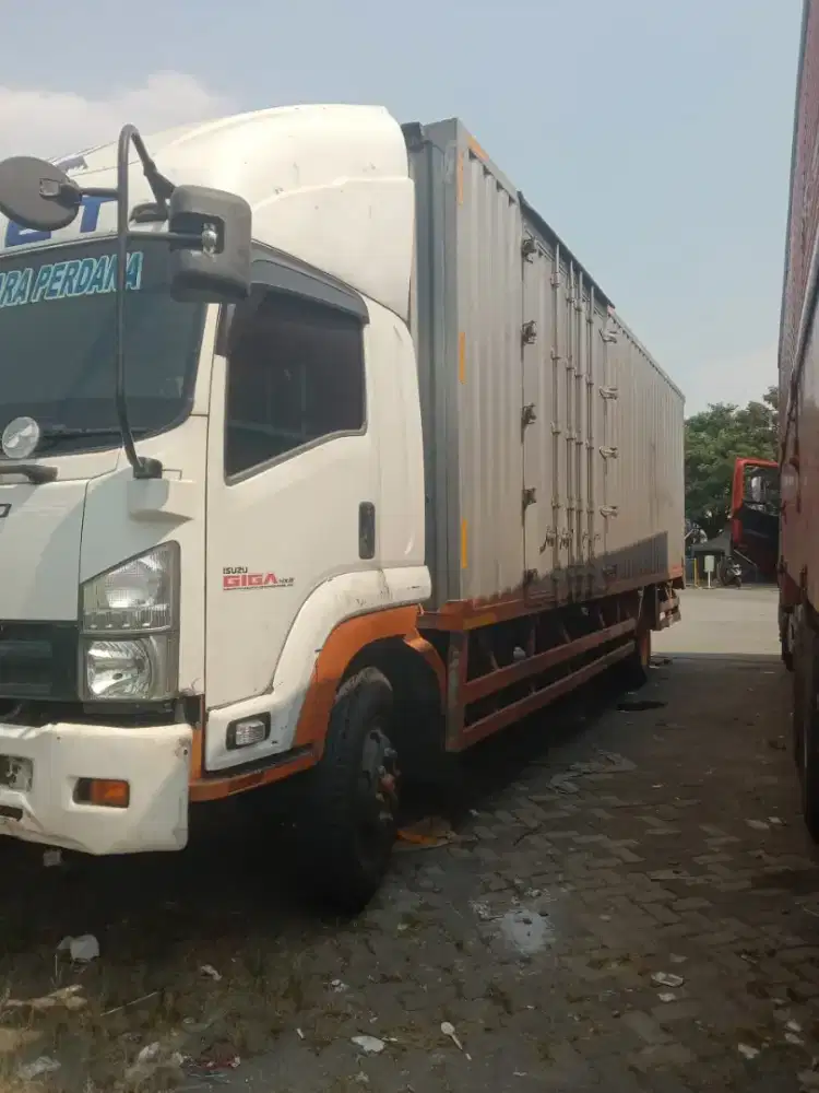 Isuzu GIGa FTR 210PS Box Besi Long 9 mtr Bio Solar Euro2 Hino Fuso