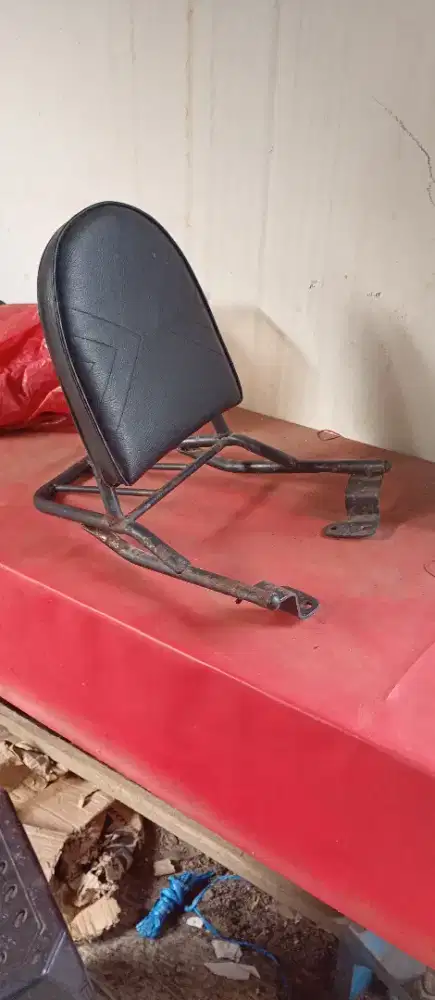 Sandaran jok motor Jupiter MX