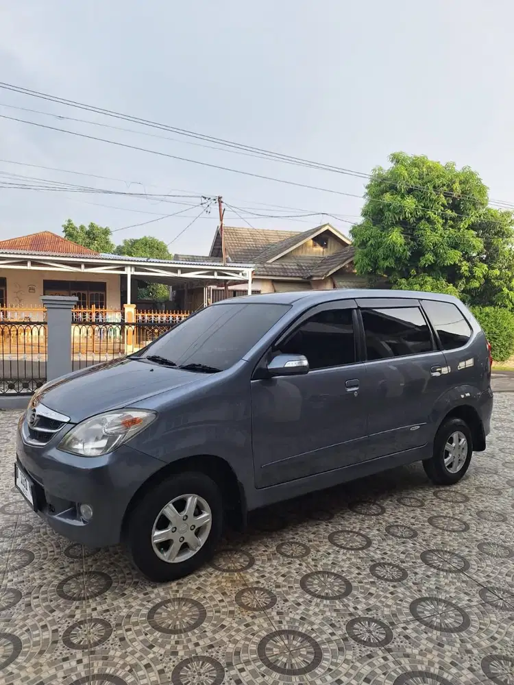 Dijual Mobil Xenia Li 1.0 th 2012