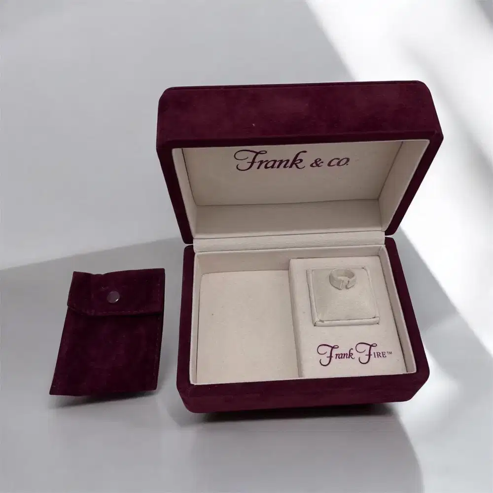 Kotak Perhiasan Cincin Frank & co