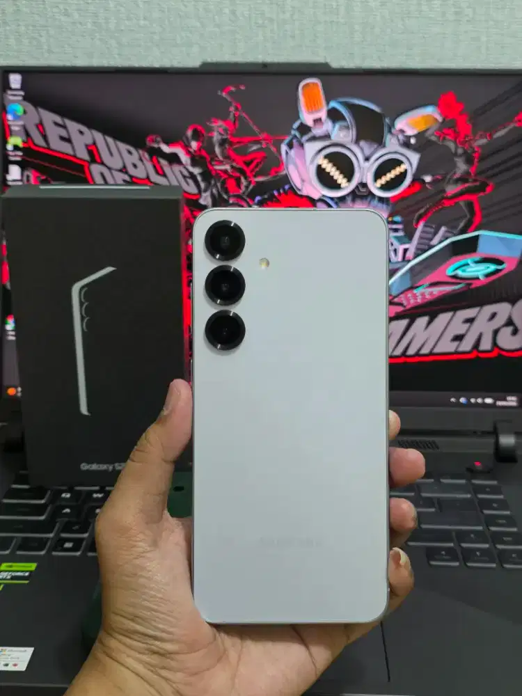 Samsung S25 plus 512gb second sein