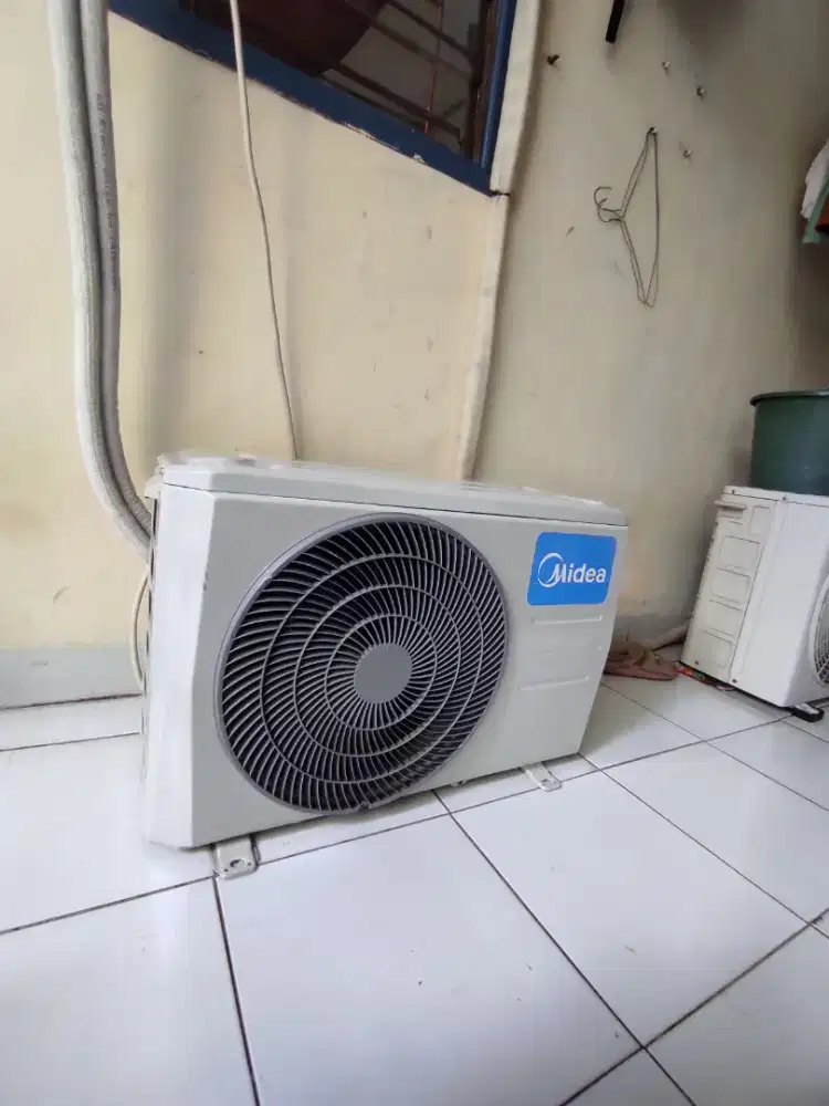 SERVIS AC DAN KULKAS BERGARANSI