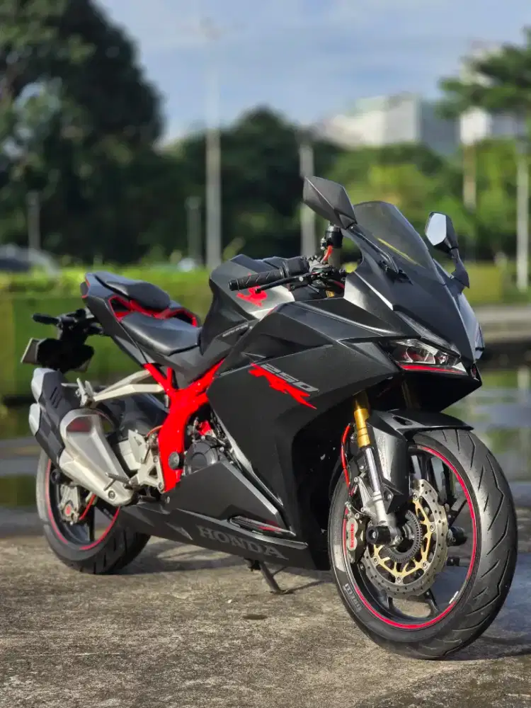 Honda CBR250RR ABS Black