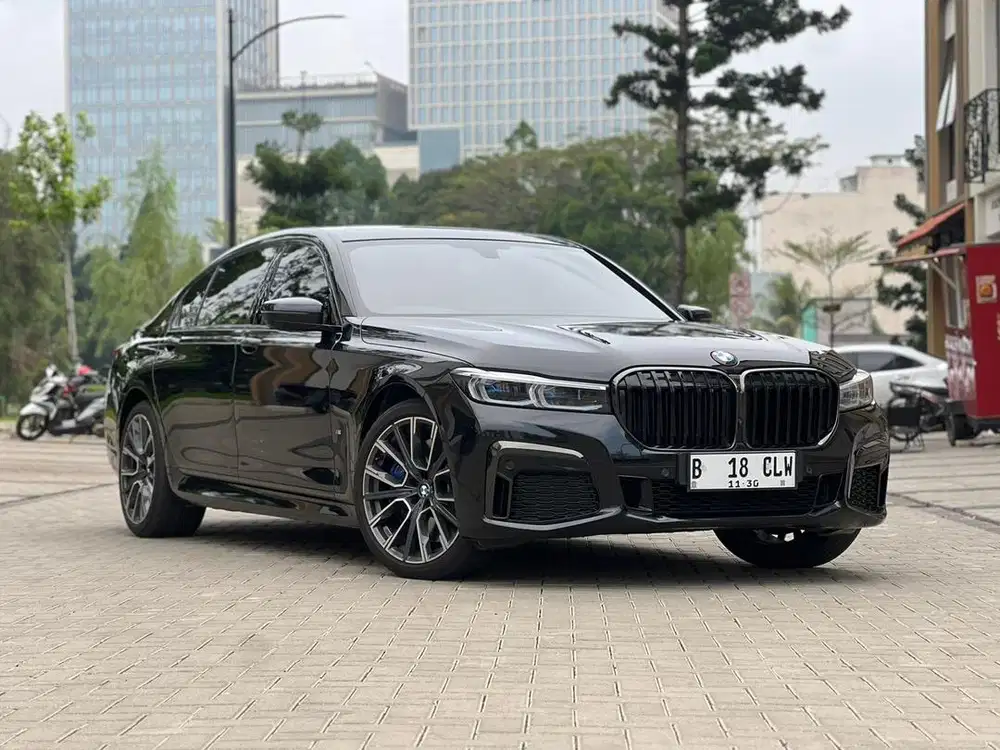 [LIKE NEW LOW KM] BMW 730Li M Sport LCI (G12) 2019 2020