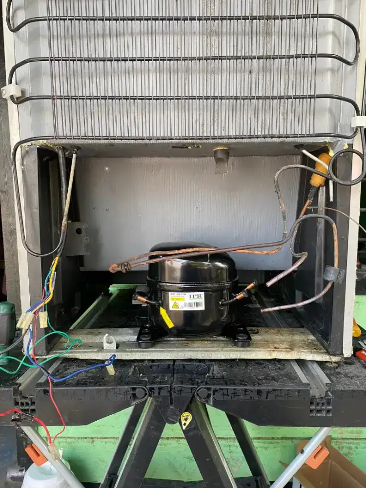 SERVICE KULKAS DAN FREZER