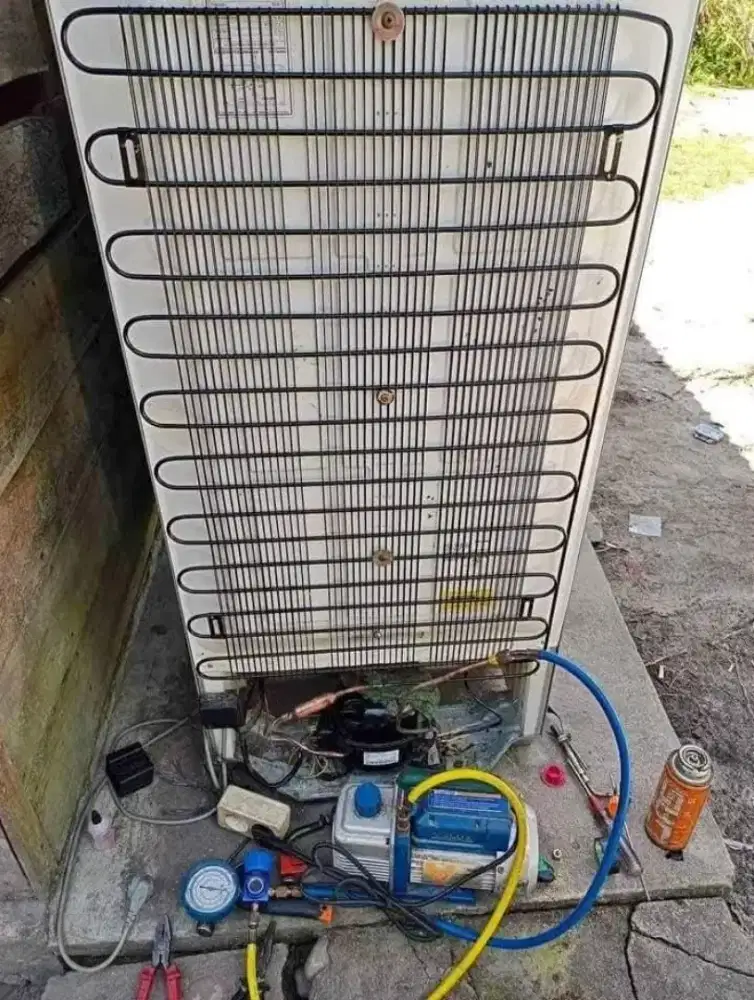 SERVICE KULKAS DAN FREZER