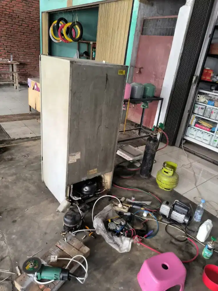 SERVICE KULKAS DAN FREZER