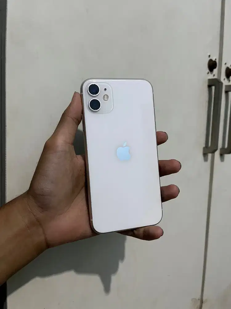 iPhone 11 64Gb iBox