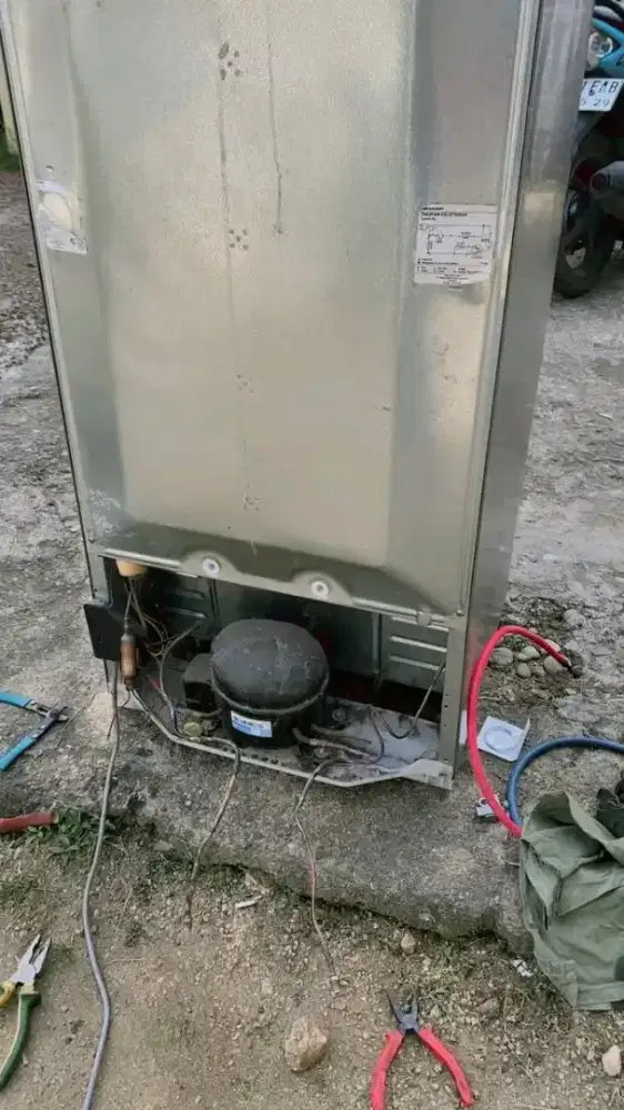 SERVICE KULKAS DAN FREZER