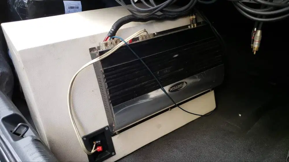 Monoblock power subwoofer mobil kondisi Ok kwalitas bagus