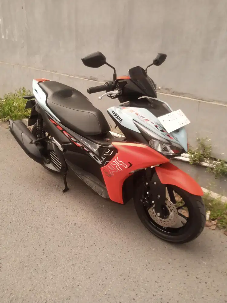 Yamaha AEROX 2024 Biru orange