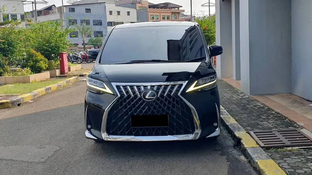 Lexus LM350 LM 350 7 Seater Black On White 2022 Like New Record