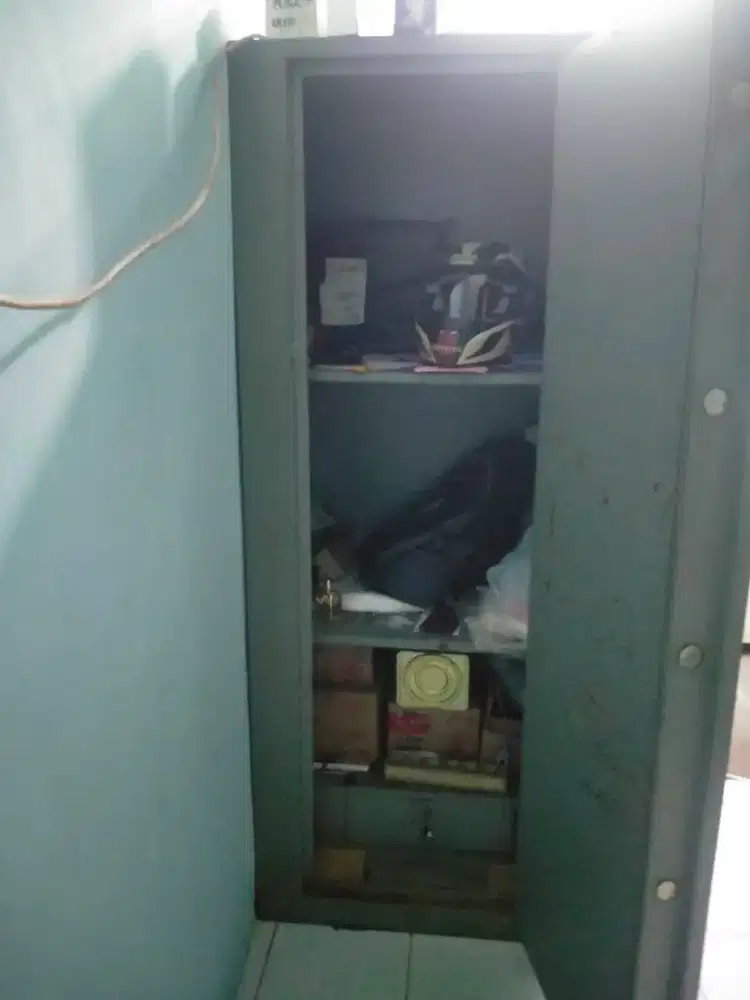 Brangkas besar 2 meter