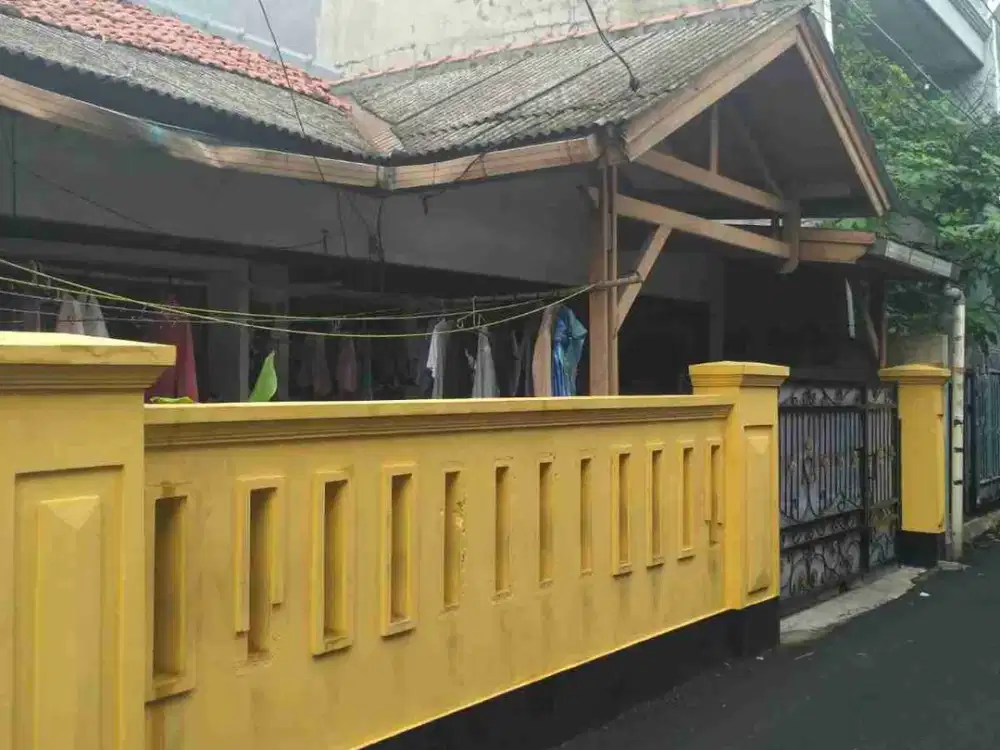 Rumah Tebet Barat Dekat Pasar & Taman Eco Park