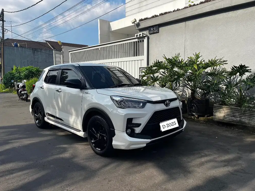 5 rb | Toyota Raize GR 2025 putih plat D Bandung non tssBensin