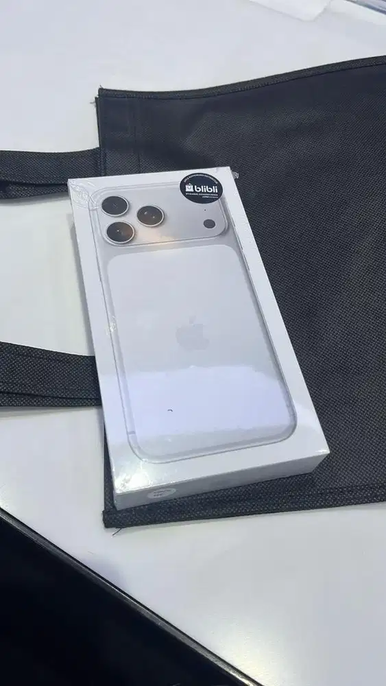 Iphone 17 Promax 256 Silver BLIBLI