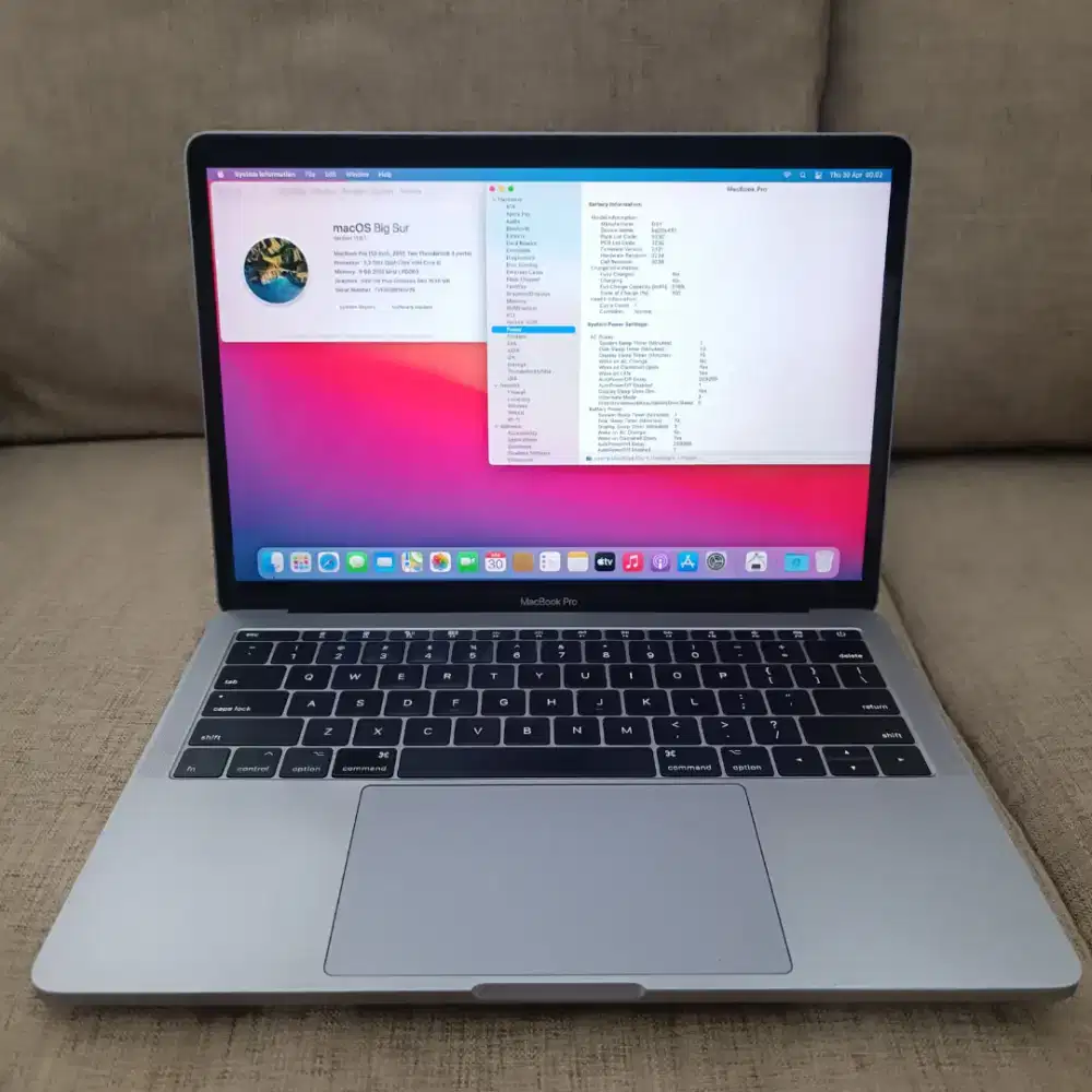Macbook Pro 2017 Core i5 Ram 8 ssd 256 battery baru
