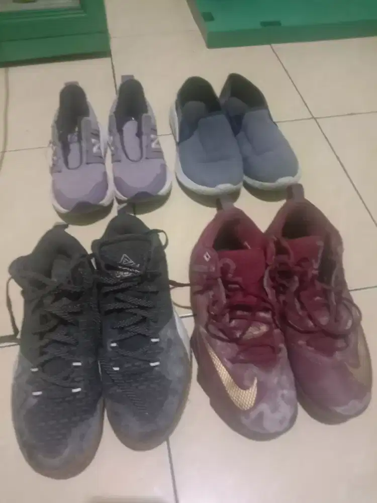 sepatu bekas ukuran 42/41/36