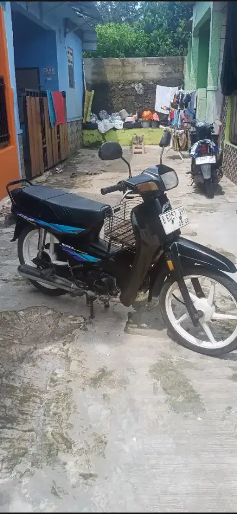 Honda astrea grand